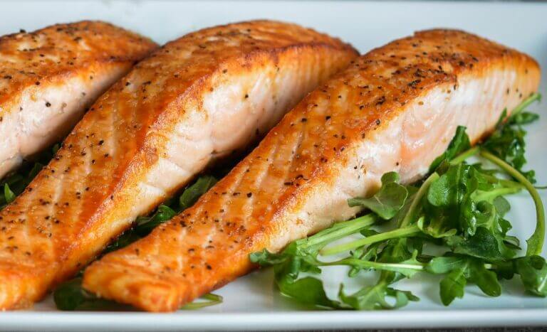 Quelle cuisson pour un saumon à la poêle