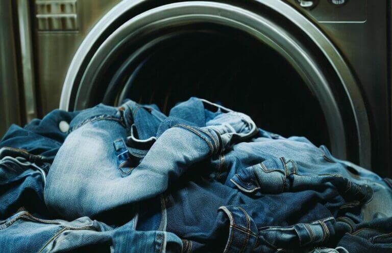 Comprendre le poids d&rsquo;un jean : tout ce que vous devez savoir