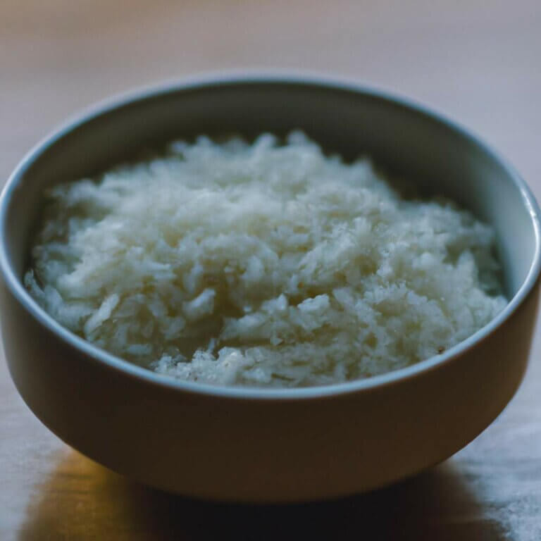 Combien de riz devriez-vous vraiment mettre dans votre assiette ? Découvrez la quantité parfaite pour une personne !